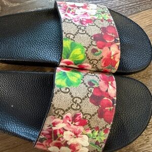 Bloom slip on Sandals - floral